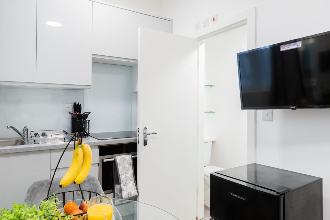 Large Studio Apartment 30 Mins To Oxford Street Лондон Экстерьер фото