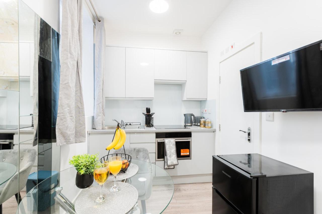 Large Studio Apartment 30 Mins To Oxford Street Лондон Экстерьер фото