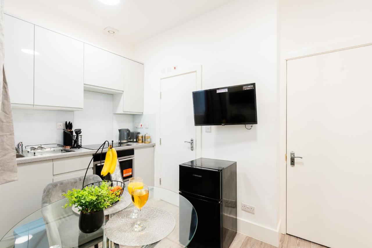 Large Studio Apartment 30 Mins To Oxford Street Лондон Экстерьер фото